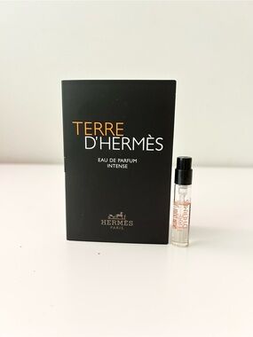 🌸HERMES Terre D'Hermes EDP
Intense Vial Spray Sample 2 mL